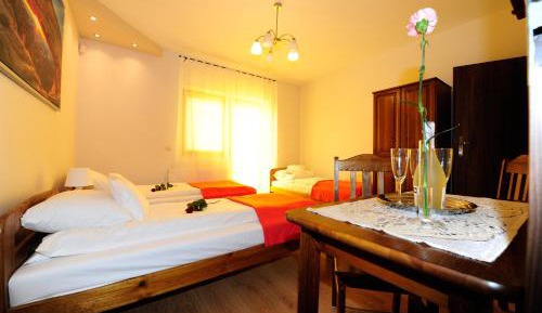 Quadruple Room with Private Bathroom