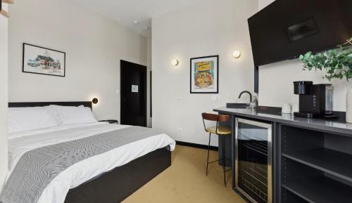 Double Room with Shared Bathroom