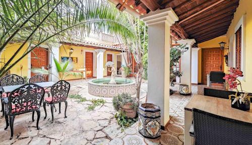 Villa with Garden View