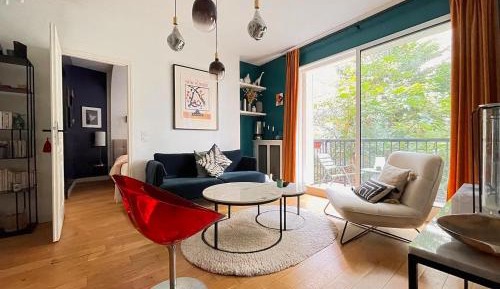 Deluxe One-Bedroom Apartment with Garden View