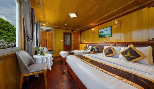 Deluxe triple cabin with Sea view