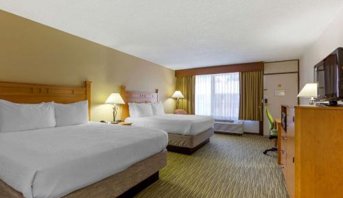 Queen Room with Two Queen Beds - Non-Smoking