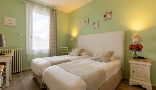 Standard Twin Room with Air Conditioning