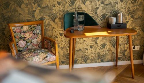 Suite with Mountain View