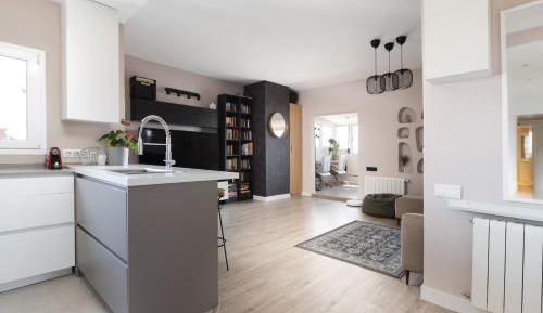 Four-Bedroom Apartment with View