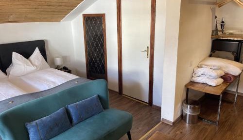 Queen Room with Spa Bath