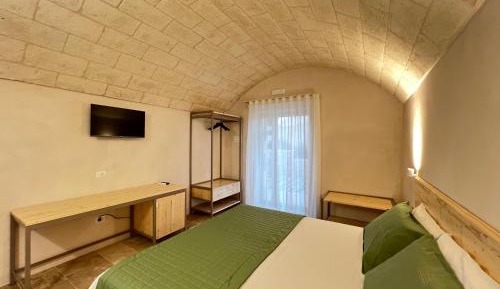 Double or Twin Room with Swimming Pool Access