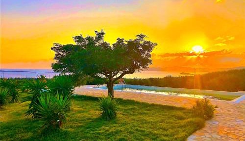 Villa with Private Pool and Sea View