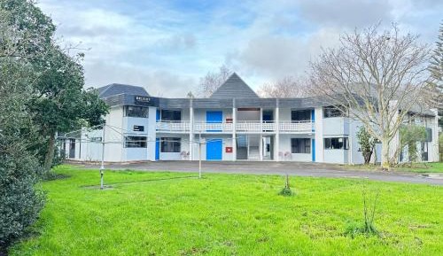 Classic One-Bedroom Apartment with King Bed