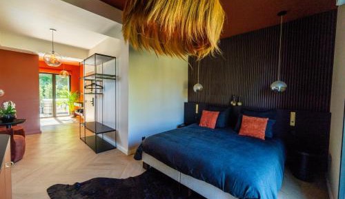 Queen Room with Spa Bath