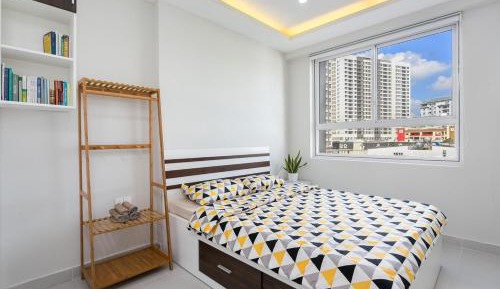 Apartment with Garden View