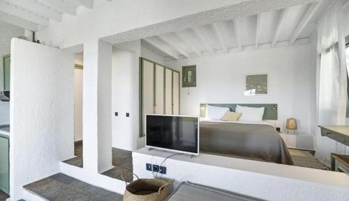 One Bedroom Bungalow with Partial Sea View