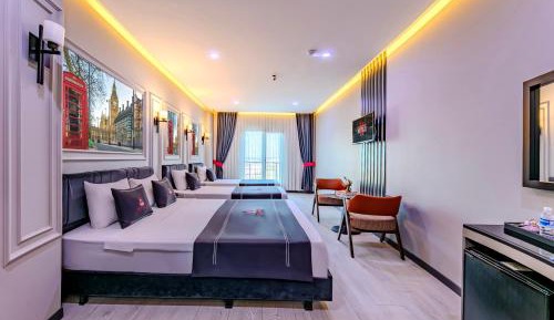Deluxe Quadruple Room
