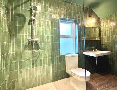 Deluxe Double Room with Shower