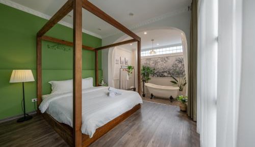 King Room with Balcony