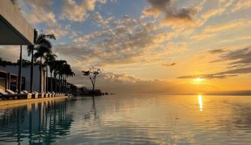 Two-Bedroom Apartment with Balcony and Sea View