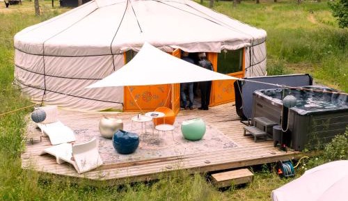 Yourte Bohemian Chic et Spa privé Vue forêt