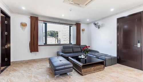 One-Bedroom Apartment with Balcony and Mountain View  