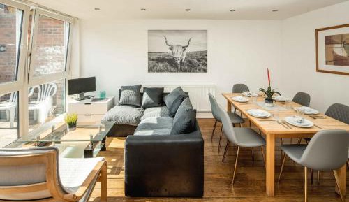 Single Room with Shared Bathroom