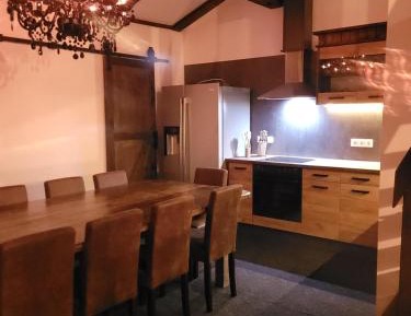 Apartment with Mountain View