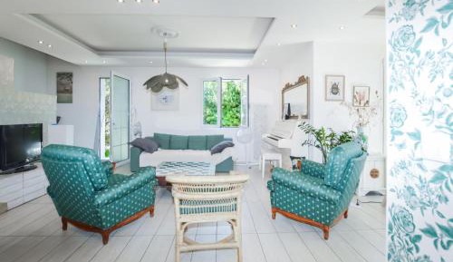 Three-Bedroom Holiday Home 