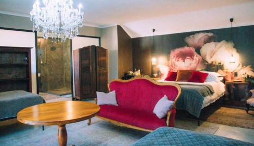 Family Room 4