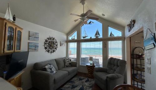 Bungalow - Beach Front