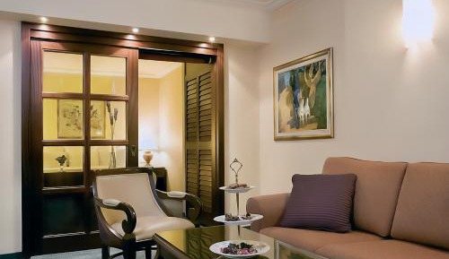 King Suite with Sea View - Club Lounge Access