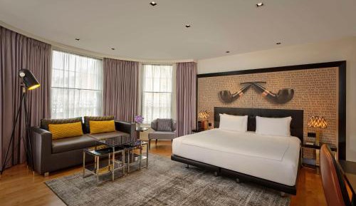 Studio King Suite