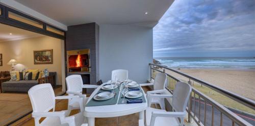 Two-Bedroom Apartment with Balcony and Sea View
