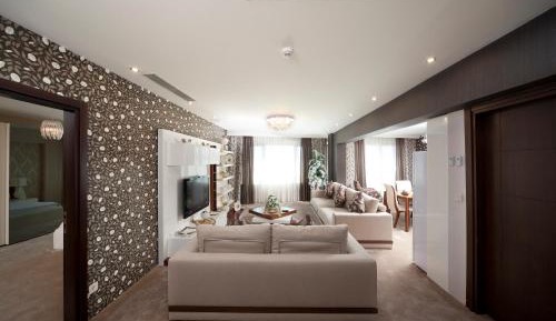 King Two-Bedroom Apartment
