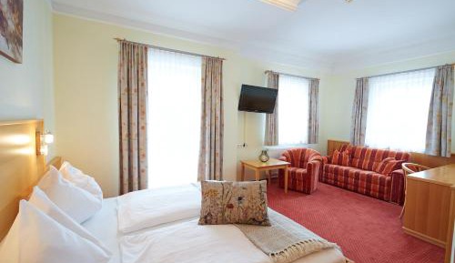 Deluxe Double or Twin Room with Balcony