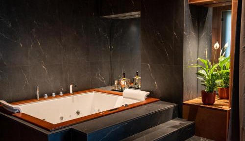 King Suite with Sea View