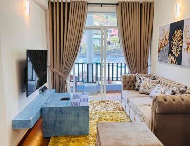 Three-Bedroom Apartment with Mountain View