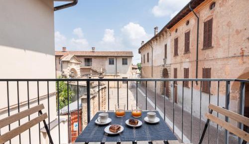 Superior One-Bedroom Apartment with Balcony