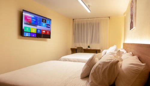 Deluxe Family Room