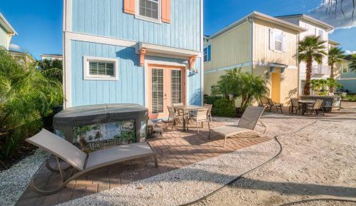 Three-Bedroom Holiday Home 