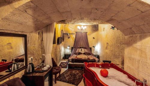 Queen Room with Spa Bath