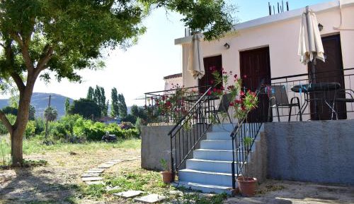 One-Bedroom Apartment with Terrace