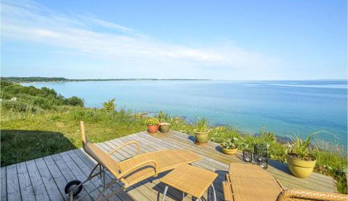 One-Bedroom Holiday Home