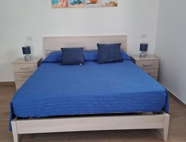 One-Bedroom Apartment with Garden