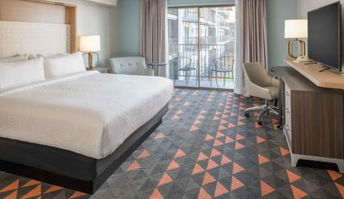 Premium King Room with Courtyard View