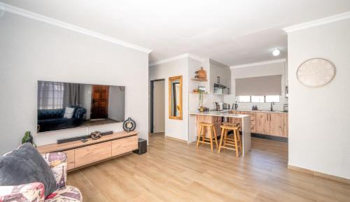 Three-Bedroom Deluxe Apartment