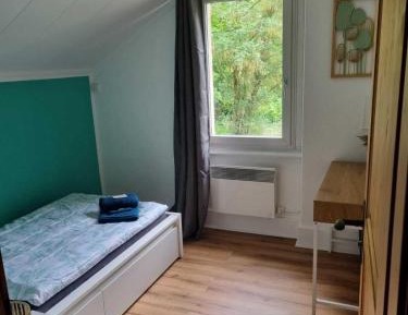 Single Room with Shared Bathroom