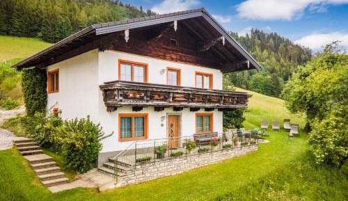 Apartment with Mountain View
