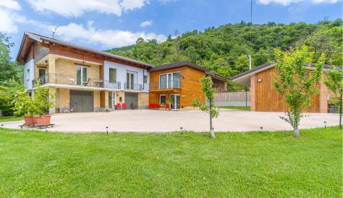 Four-Bedroom Vacation Home