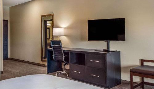 Suite with Two Queen Beds - Accessible/Non-Smoking