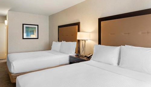 Standard Room with Two Queen Beds