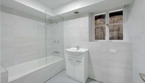 Queen Room with Shared Bathroom