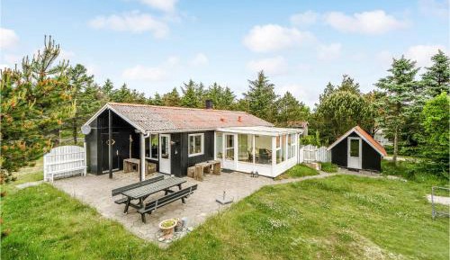 Three-Bedroom Holiday Home 